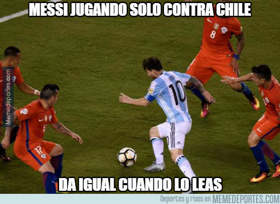 961968 - Messi jugando solo contra Chile para variar