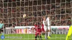 Enlace a GIF: Gol de falta de Cristiano que ponía el 3-0 para Portugal frente a Hungría