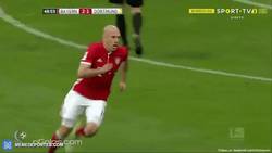 Enlace a GIF: Así fue el gol a lo Robben de Robben que ponía el 3-1 ante el Dortmund