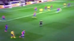 Enlace a Este vídeo de 18 segundos de Xhaka del Arsenal se hace viral por lo que hace. ¿Va borracho?