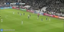 Enlace a GIF: Goooooool de Dybala que adelanta a la Juventus con un gran golpeo