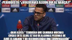 Enlace a Alves sobre las especulaciones de su vuelta al Barça