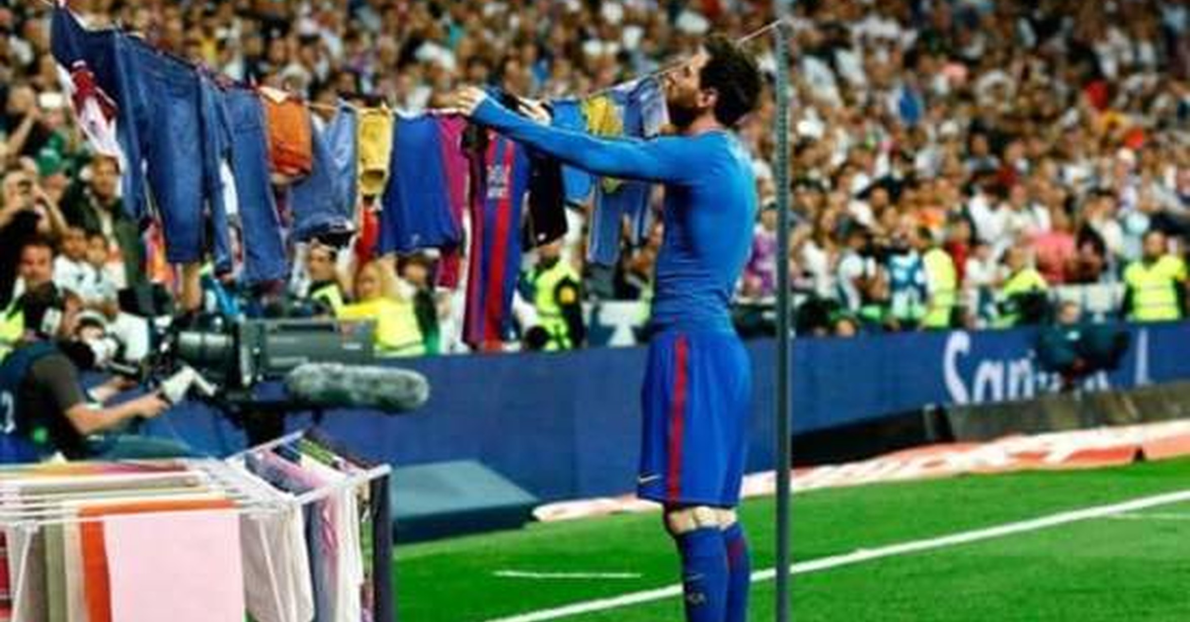 Messi tendiendo la ropa es lo mejor que vas a ver hoy, por @gazpachoblog