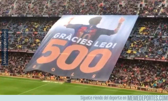 971099 - Gran pancarta para celebrar los 500 goles de Messi como culé