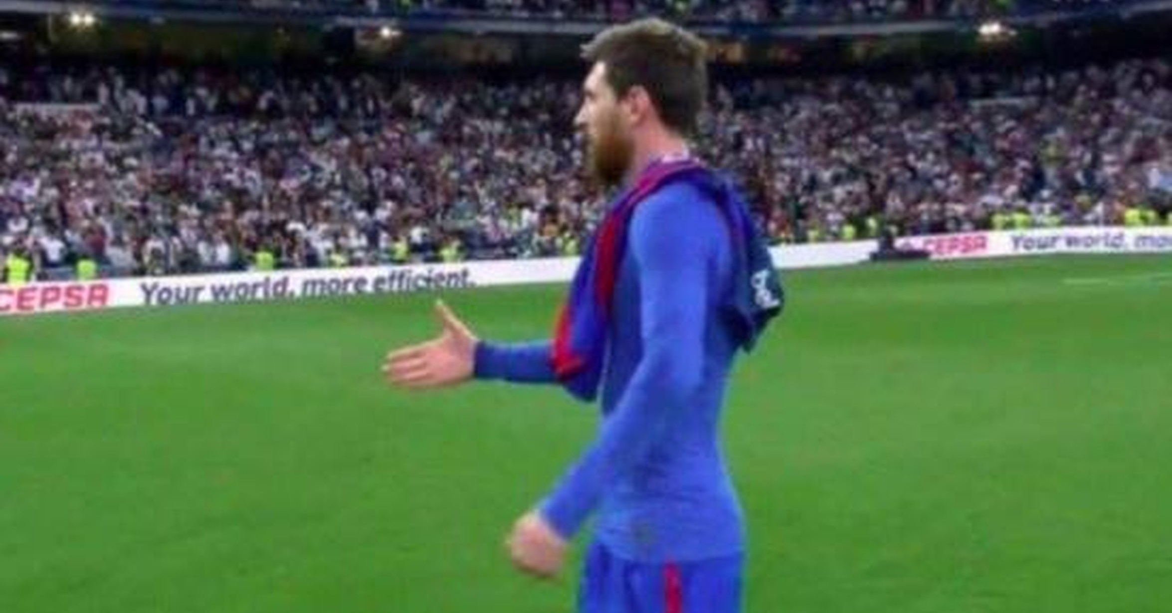 MEMEDEPORTES Messi Dandole Un Apretn De Manos A Los Futbolistas