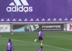 Enlace a Coentrao haciendo magia pura marcando un gol de lambretta