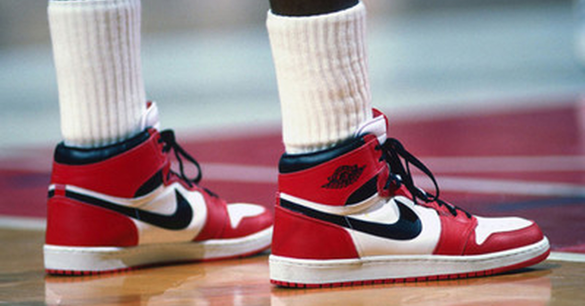 MEMEDEPORTES ] Los 5 basquetbolistas mejor pagados por sus tenis