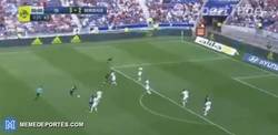 Enlace a GIF: Y con este golazo de Malcom el Burdeos le empata el partido al Lyon en el ultimo minuto