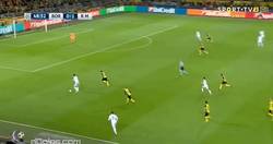 Enlace a GIF: Goooool de Cristiano que pone el 0-2 tras un gran pase de Bale