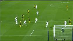 Enlace a GIF: Espectacular gol de Yarmolenko que ponía el 1-1 en Wembley