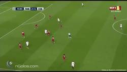 Enlace a GIF: Gran gol de Correa que ponía el empate en Anfield