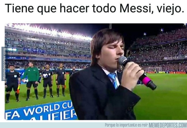 1002533 - Messi con Argentina al hombro, hasta cantando el himno