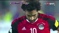 Enlace a Imposible no sentir escalofríos al oír el grito de Salah marcando el penalti que lo lleva al mundial