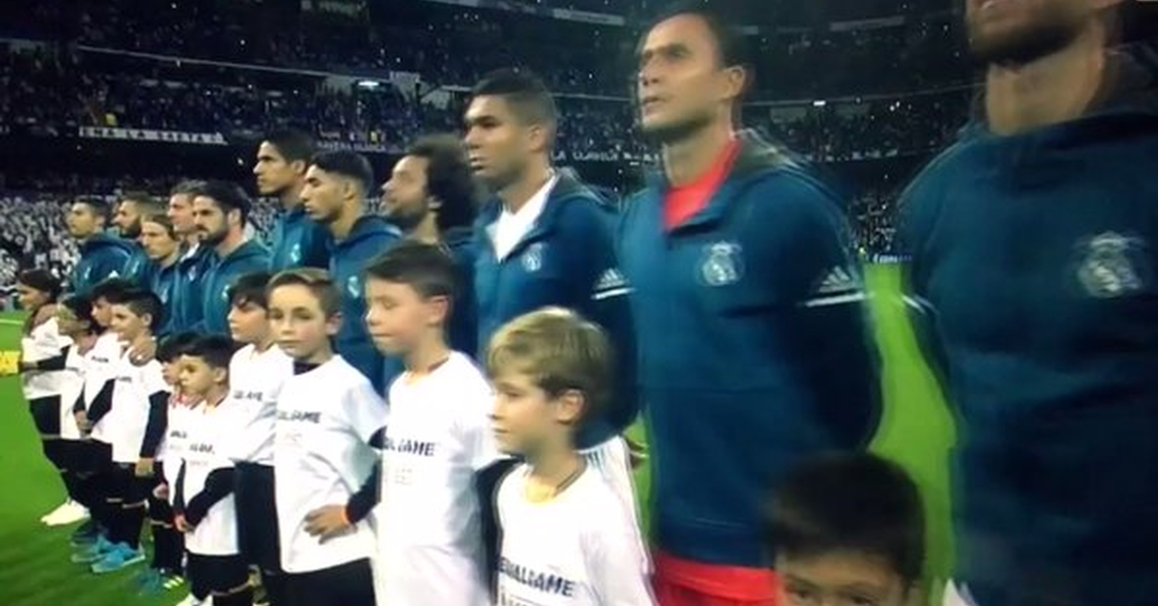 Cristiano Ronaldo canta el Himno de la Champions como si fuera el de su  propio país