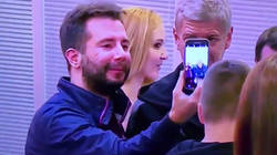 Enlace a Cuando vas a sacarte una foto con Wegner y le das donde no es