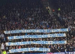 Enlace a El mensaje de los aficionados del Huddersfield Town en su victoria sobre el United