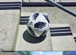 Enlace a El balón del Mundial y su diseñador...