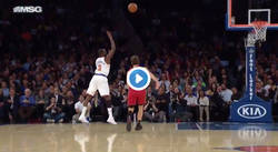 Enlace a Un ‘alley oop’ de veinte metros sobre la bocina: La canasta más loca de la temporada