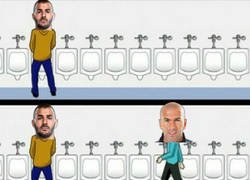 Enlace a Mientras tanto, en los reformados baños del Bernabéu...