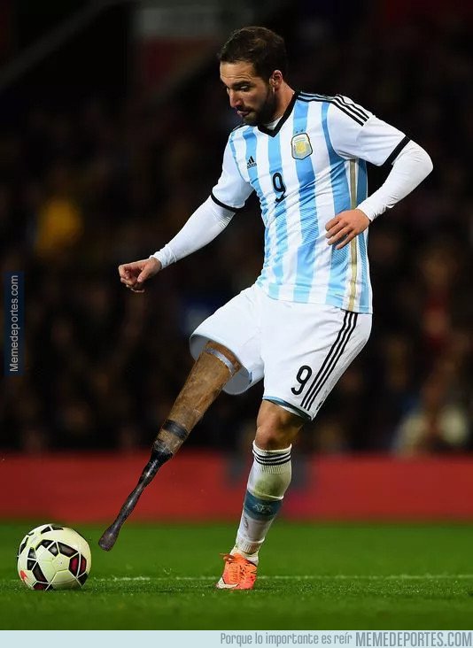 1027122 - Higuaín cada vez que juega con Argentina