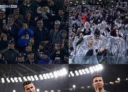 Enlace a Aficionados de la Juventus aplaudiendo a Cristiano Ronaldo