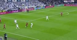 Enlace a La increíble cantada de Ulreich que aprovecha Benzema para adelantar al Madrid en el Bernabéu