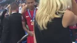 Enlace a Cuando Ferguson esperó a Nani y Cristiano para felicitarles por la Eurocopa, como un padre orgulloso