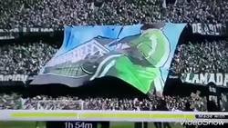 Enlace a Al Betis se le rompe el tifo