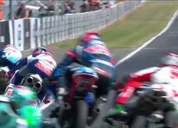 Enlace a Cuando decides hacer motocross en Moto3