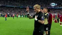 Enlace a Aún con los errores de Karius la afición del Liverpool le aplaudió al terminar el partido