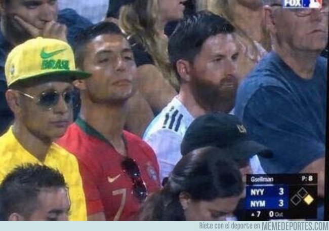 1037122 - Cristiano, Messi y Neymar pillados viendo juntos un partido de baseball
