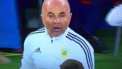 Enlace a Messi haciendo de entrenador, Sampaoli le pregunta en medio del partido qué hacer