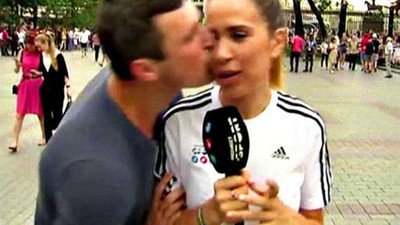 1043217 - María Gómez, la presentadora que denunció acoso en el Mundial, hace un comentario que jamás se hubiera permitido a un hombre