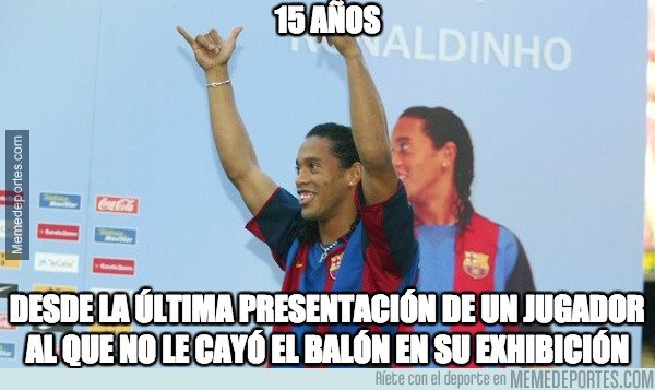 1045880 - 15 años de la presentación de Ronaldinho en el Barcelona