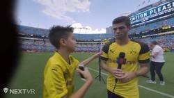 Enlace a Inmenso. Pulisic abandonó una entrevista para ir al rescate de un pequeño fan suyo