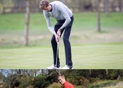 Enlace a Peter Crouch jugando a golf con un palo de medida estándar. No necesitas ver nada más hoy