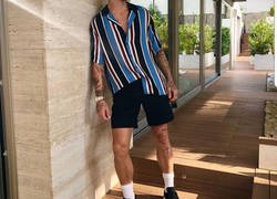 Enlace a El club de fútbol que quiere fichar a Sergio Ramos tras verle vestir de esta forma