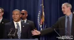 Enlace a Alonso llegando al Paddock