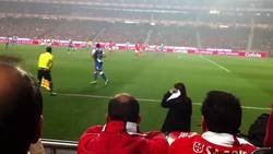 Enlace a Remember: Hulk callando los cantos racistas haciendo el mono con un trallazo impresionante