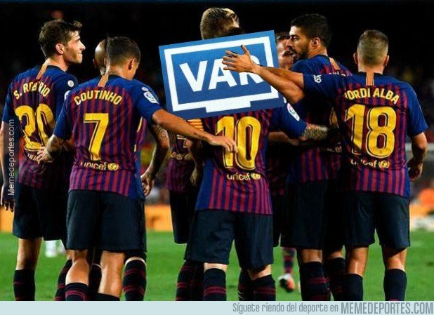 1054440 - El VAR actúa en favor del Barça