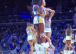 Enlace a A esta animadora la odia Dios