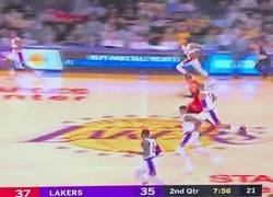 Enlace a ¿Pero qué te ha pasado LeBron?