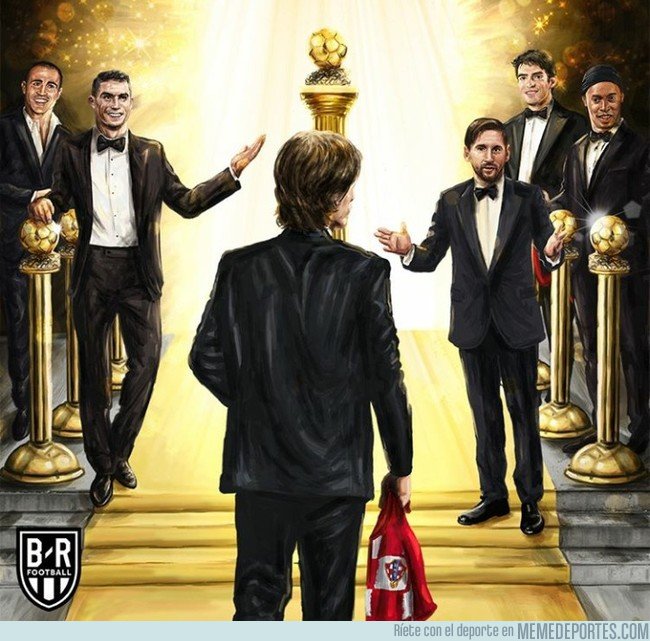 1058068 - Modric es recibido en el club de oro, por @brfootball