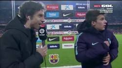 Enlace a Es escuchar la voz de niño de Riqui Puig y te dan ganas de arroparlo y besarle la frente