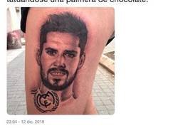 Enlace a Twitter da ideas de cómo quedaría este tatuaje de Isco si se va del Madrid
