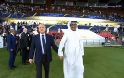 Enlace a Todo el mundo se está partiendo de la risa con esta imagen de Florentino Pérez y un árabe agarrados de la mano, por @iamjoselu