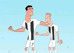 Enlace a GIF: Ronaldo puede enseñar italiano a Ramsey, por @goalglobal