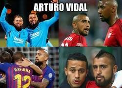 Enlace a Vidal conoce a varios hermanos del mundo del fútbol