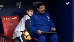 Enlace a Las confidencias de este recoge-pelotas con el Mono Burgos y compañía me ablanda el corazón