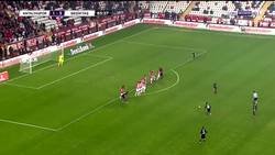 Enlace a 81' Kagawa debuta con el Besiktas. 82' Marca en su primer toque. 84' Marca este tiro libre